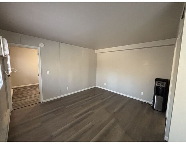 Building Photo - 1745 La Cres St