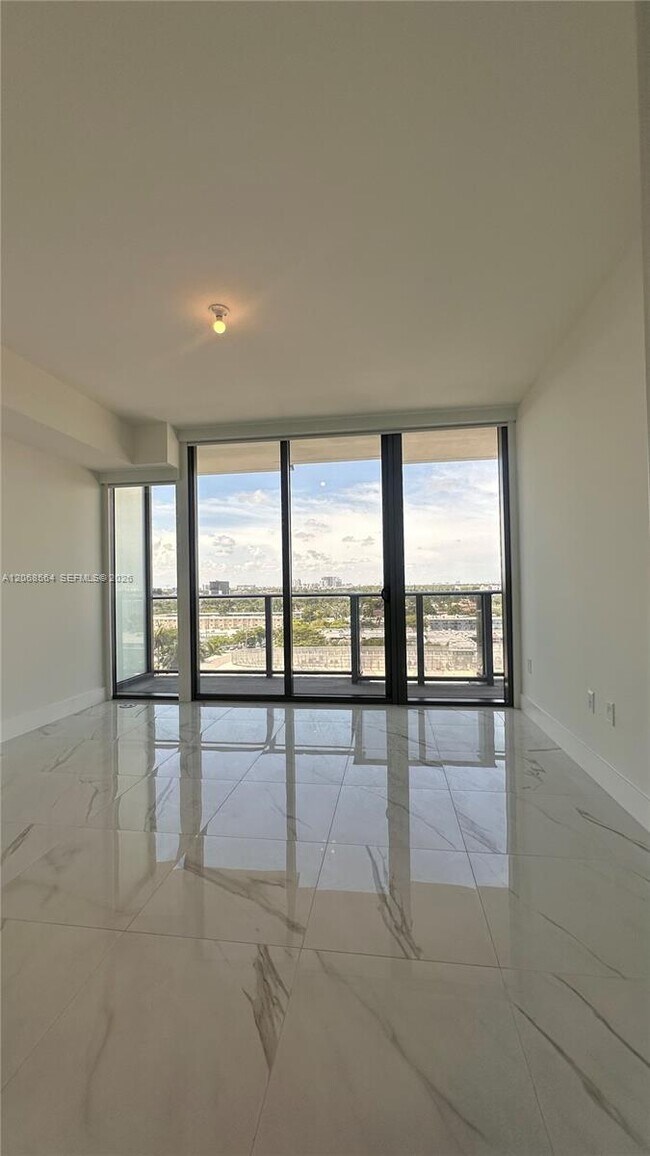 Building Photo - 1170 E Hallandale Beach Blvd