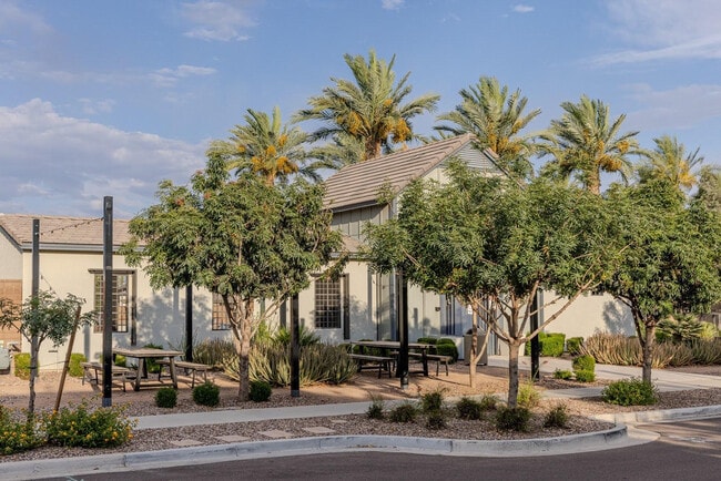Building Photo - 1111 W. Diamondback Dr.
