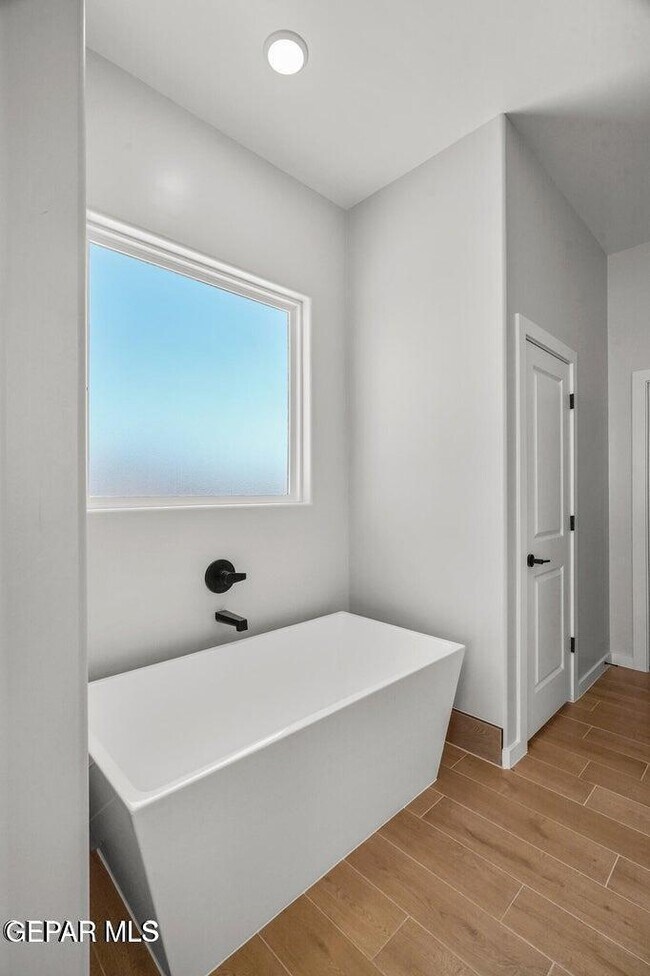 Building Photo - 7305 Cimarron Rim Dr