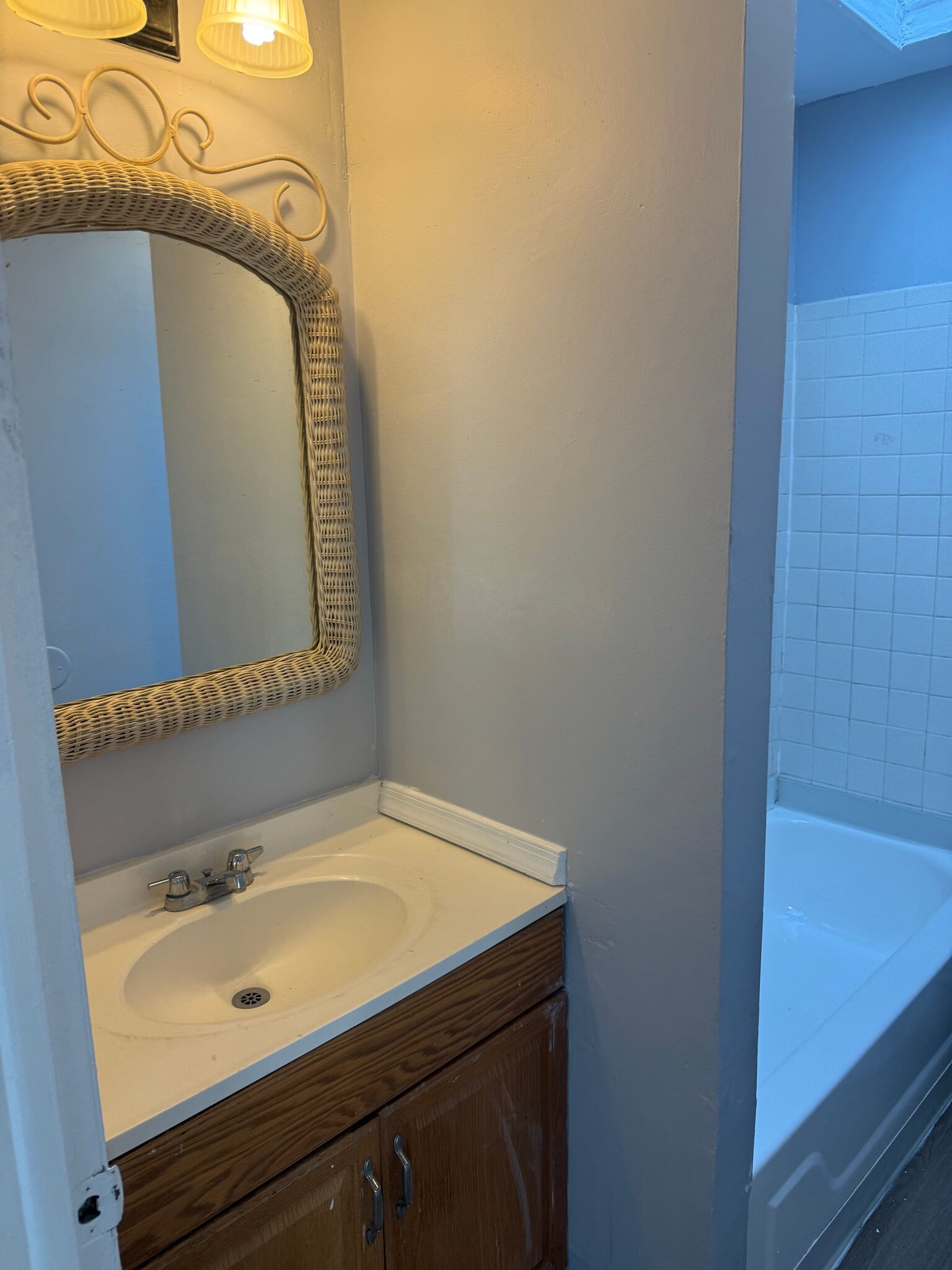 Building Photo - 5753 N Beechwood St