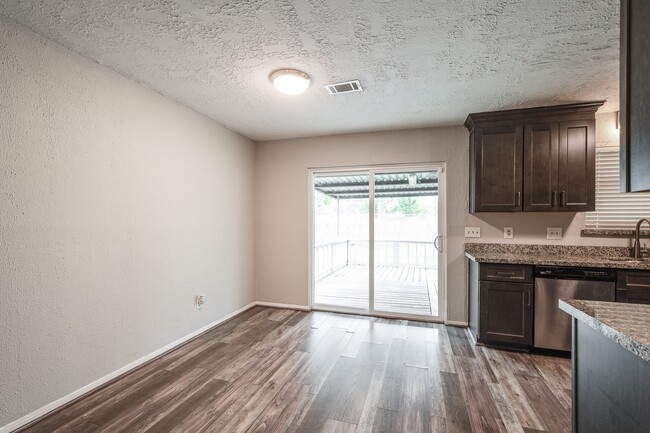 Building Photo - 318 Blue Tail Dr