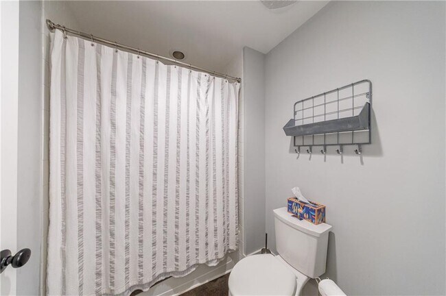 Building Photo - 1000 Loliver Ln