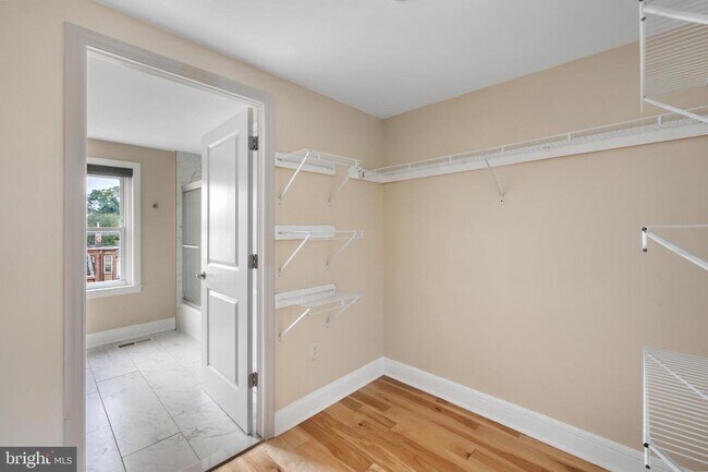 Building Photo - 309 E Girard Ave