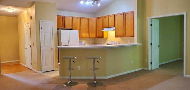 Building Photo - 1354 Fox Pointe Cir