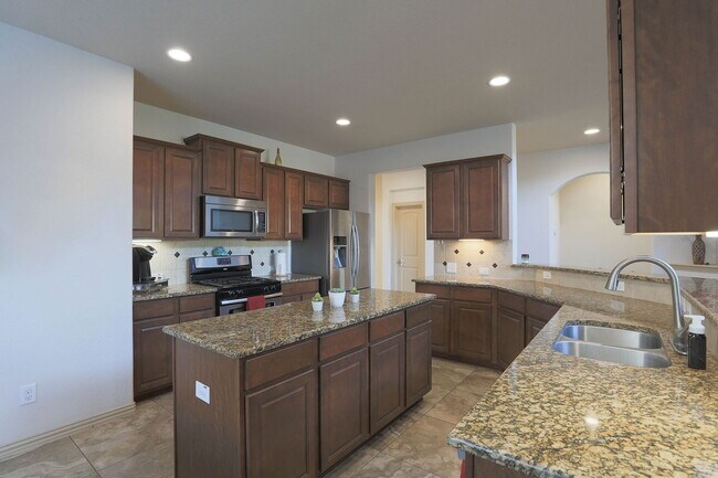 Building Photo - 2300 Dovetail St