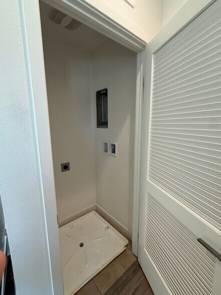 Building Photo - 820 Aloe Pl