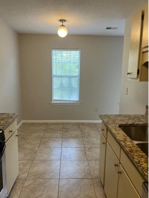 Building Photo - 1654 Cedar Bluff Way