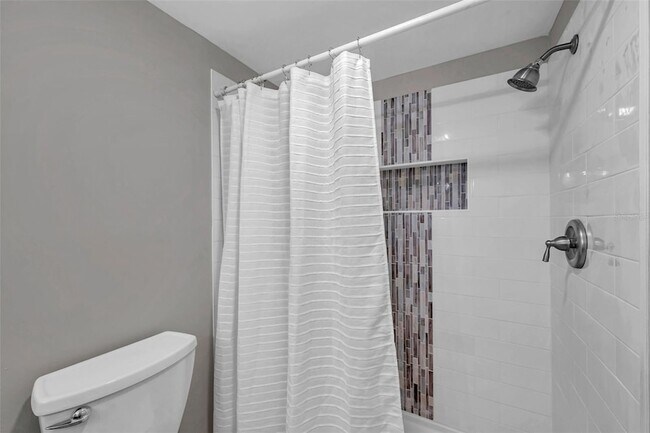 Building Photo - 6311 Newtown Cir