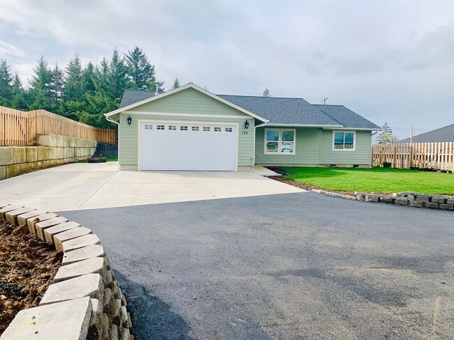 Building Photo - Newer 3 bedroom 2 bath house in Sutherlin