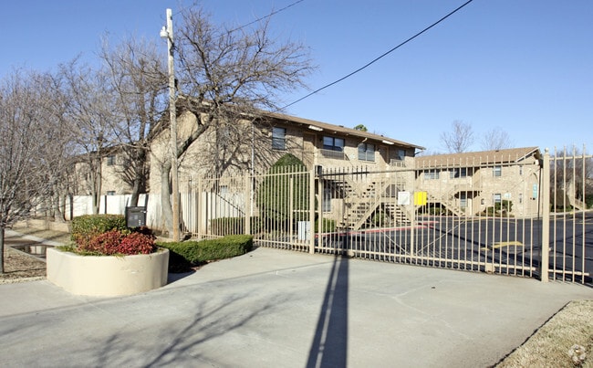 Primary Photo - Villa De Fe