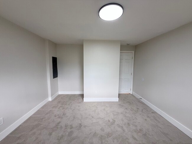 Building Photo - 315 Park Ave