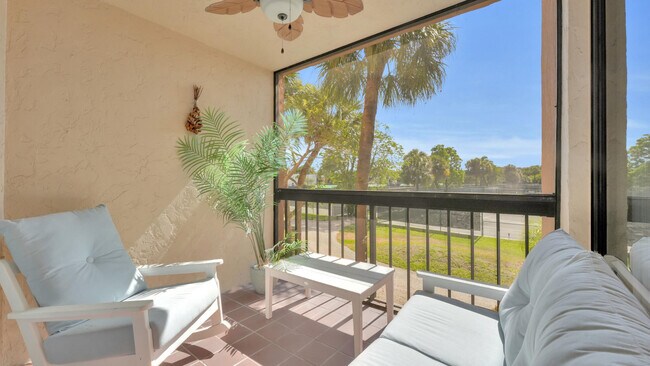 Building Photo - 450 Egret Cir