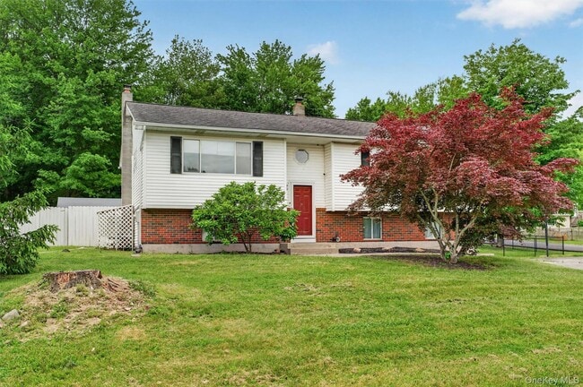 Building Photo - 76 Maureen Dr