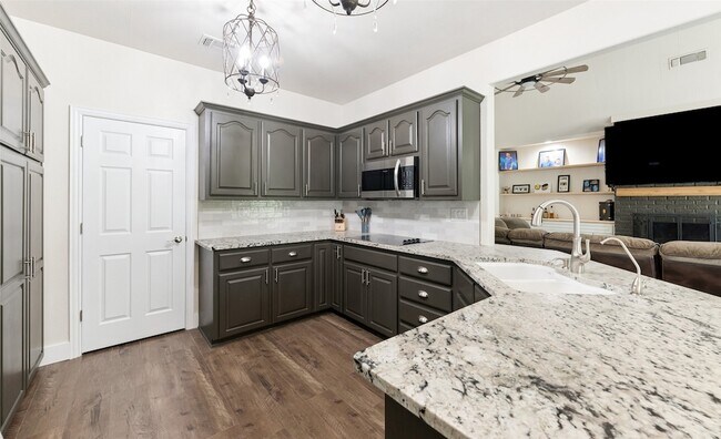 Building Photo - 109 Enchanted Dr