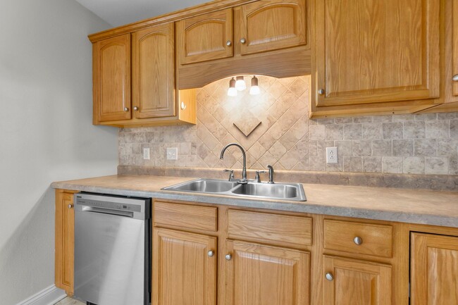 Building Photo - 2644/2646 Travelers Way