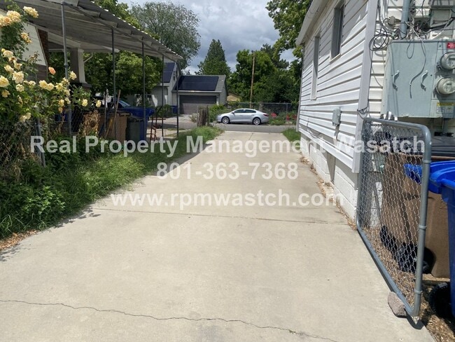 Building Photo - Come See this 2 bedroom 1 bath basement apartment in Salt Lake City With $500 Off First Month Rent1!