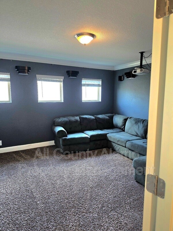 Building Photo - 216 Wexford