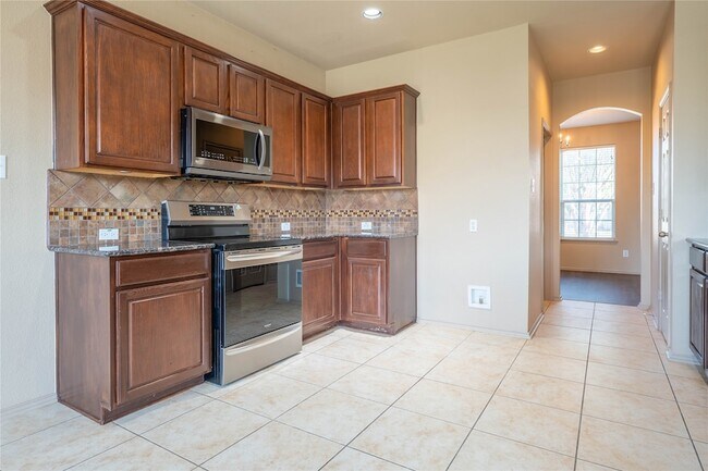 Building Photo - 5765 Sapphire Pool Trail