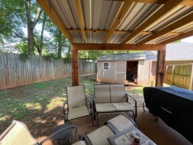 Building Photo - Coming Soon! Charming and Contemporary 3-B...