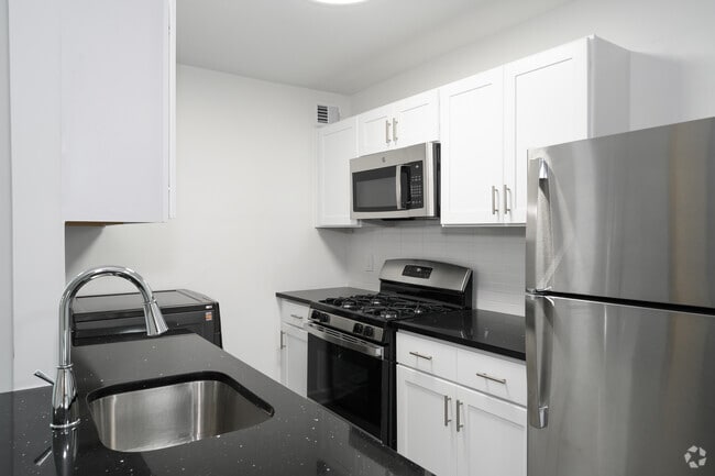 Interior Photo - Ashlawn at Southern Towers