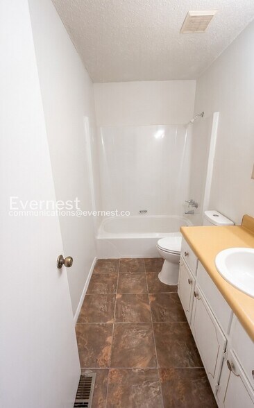 Building Photo - 1845 Stonehenge Dr