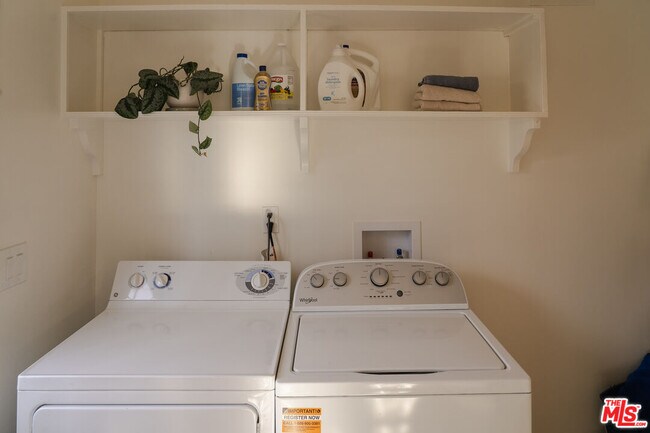 Building Photo - 22736 Cantlay St