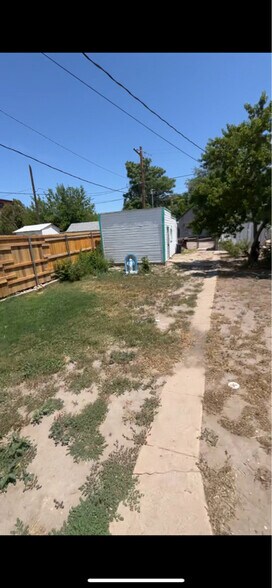 Building Photo - 1410 E Orman Ave