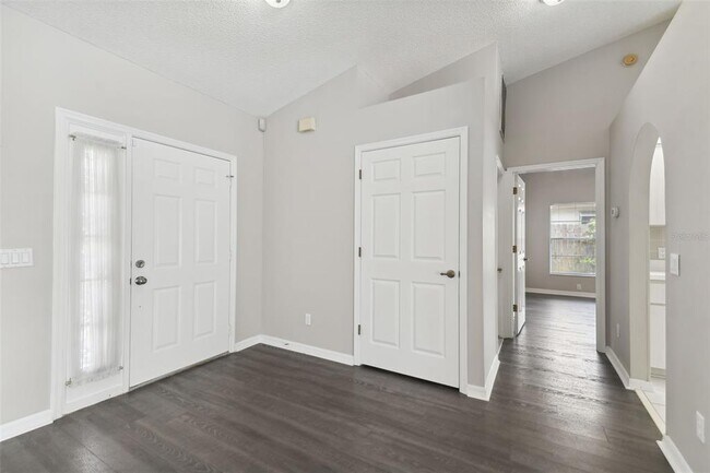 Building Photo - 3034 Ellington Way