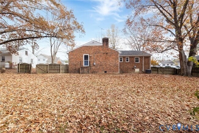 Building Photo - 2824 Guyana Dr