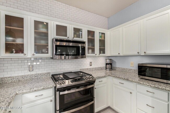 Building Photo - 39027 Furlong Ct