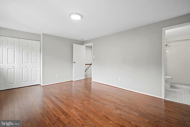 Building Photo - 5863 Jackson Oak Ct