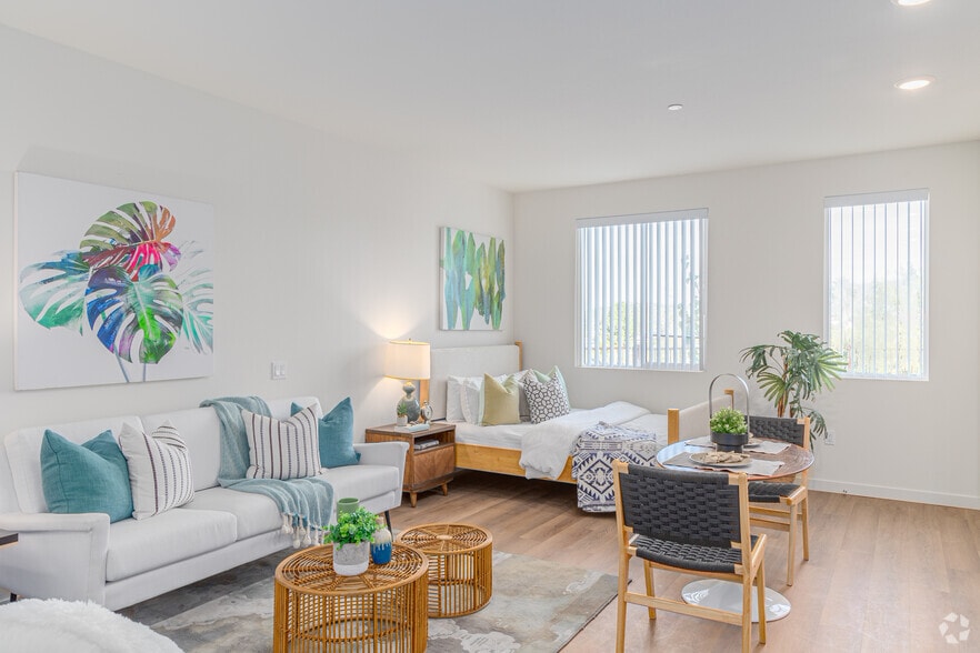 Studio, 1BA - 440SF - Living Room - La Sabila