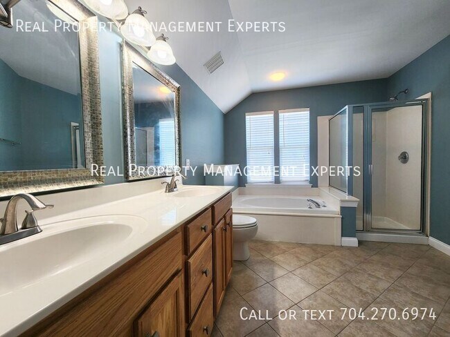 Building Photo - 15606 Seafield Ln