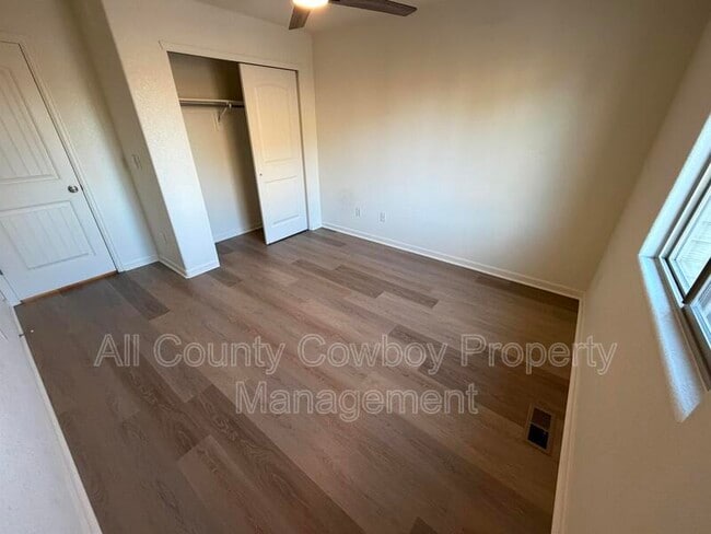 Building Photo - 6962 Wild Bill Ct