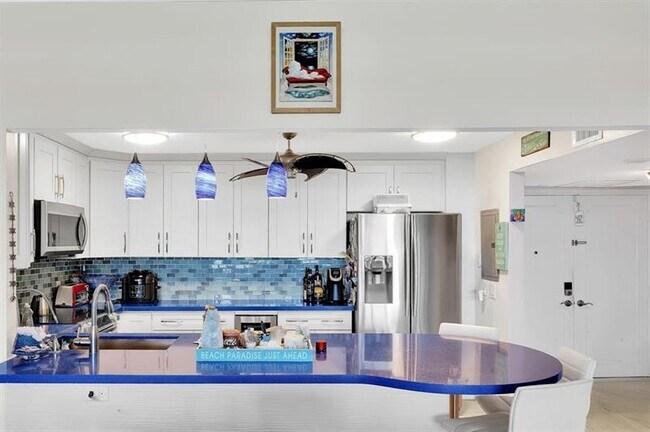 Building Photo - 3000 S Ocean Blvd