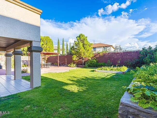 Building Photo - 6088 Los Siglos Dr