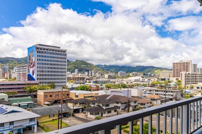 Building Photo - Cute and Newly Upgraded 1/1/1 near Ala Moana