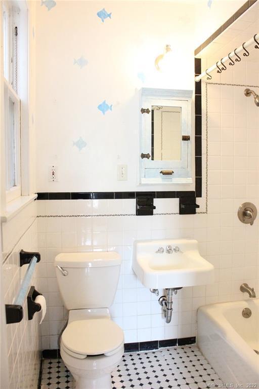 Building Photo - 28 Cottage St