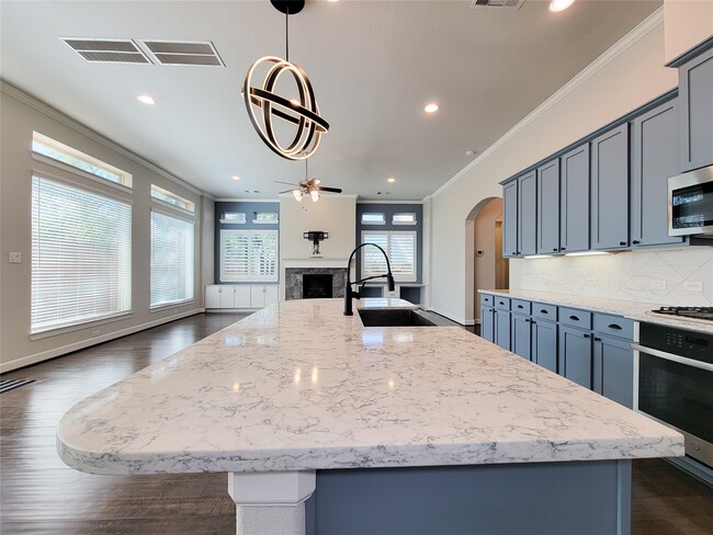 Building Photo - 935 W Lacey Garden Loop