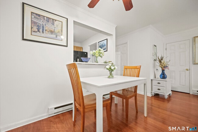 Building Photo - 237 Willow Springs