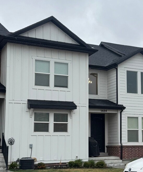 Building Photo - 1484 N Sage Dr