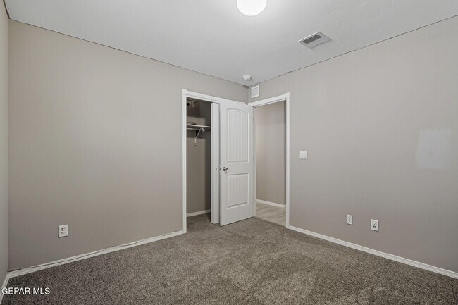 Building Photo - 13960 Garforth Ave