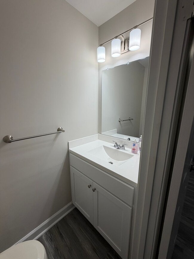 Building Photo - LANDSTOWN LAKES