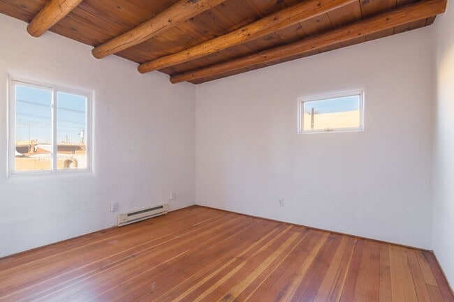 Building Photo - Santa Fe Traditional Home