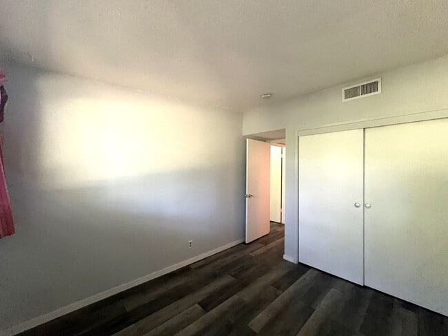 Building Photo - California4046