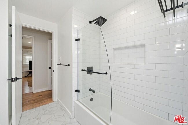 Building Photo - 22428 Victory Blvd