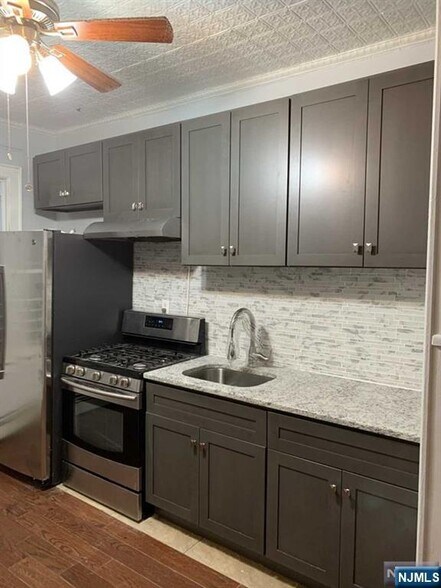 Building Photo - 258 Burgess Pl