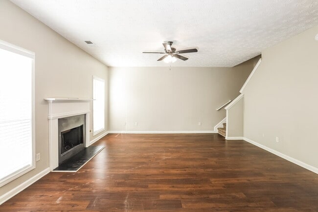 Building Photo - 229 Winthrop Ln