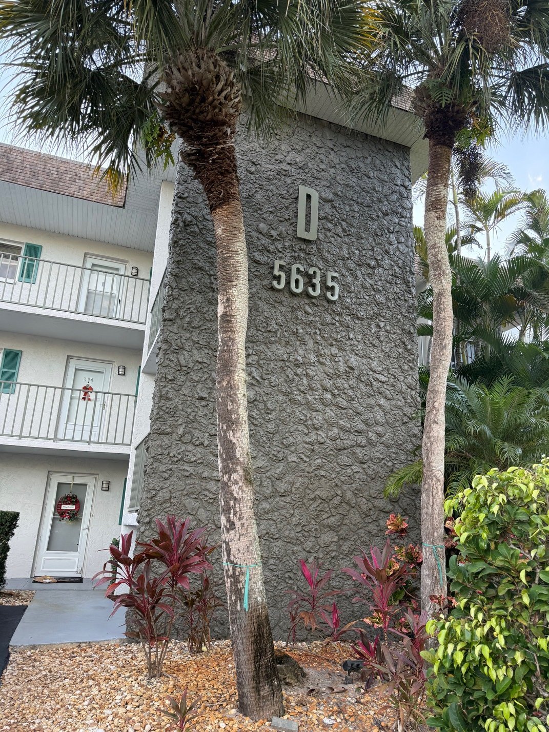 Building Photo - 5635 Rattlesnake Hammock Rd